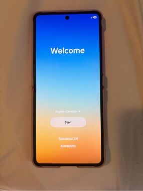Samsung Foldable Flip Phone Coral / Peach